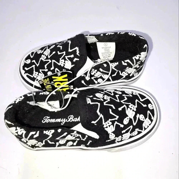 Tommy Bahama Shoes Toddler Size 5Slip On Black Canvas Comfort Round Toe Skeleton - Picture 3 of 7